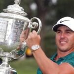 Brooks Koepka et la replique Rolex montre Sky Dweller 326935 lors de sa victoire à la PGA 2025